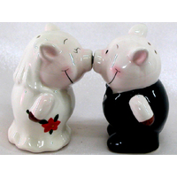 KISSING PIG SALT &amp; PEPPER