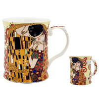 EMBOSSED KISS MUG 415CC